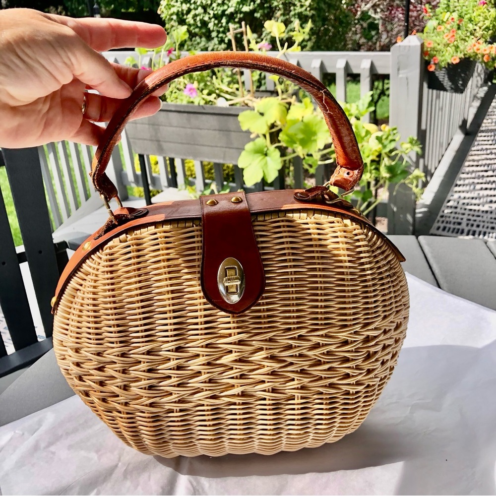 Woven vintage Straw Basket Bag with Brown Leather Trim - Picture 2 of 12